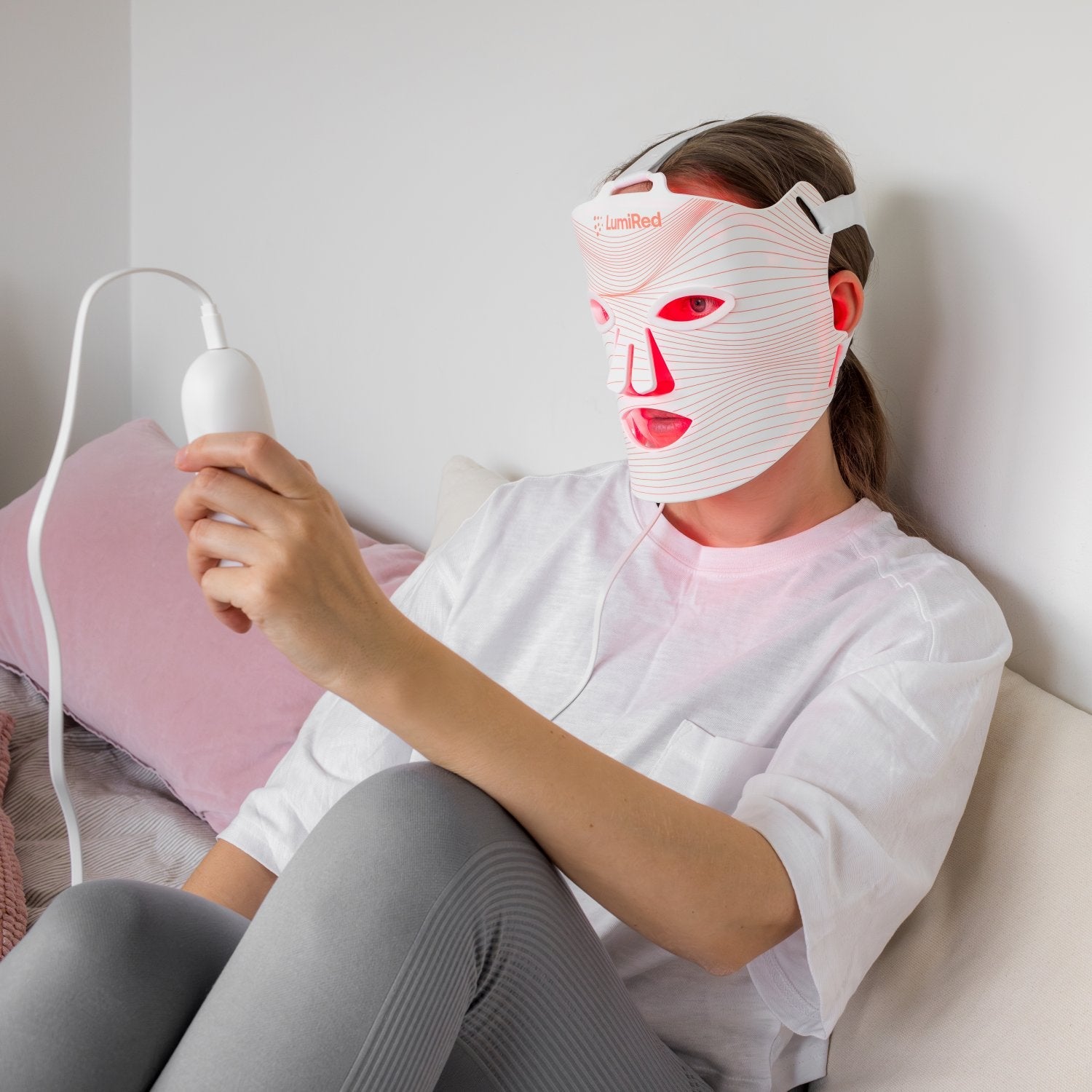Red Light Therapy for Facial Skin: A Complete Guide to Glowing, Healthy Skin